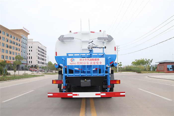 18方天龍後(hòu)雙橋灑水車